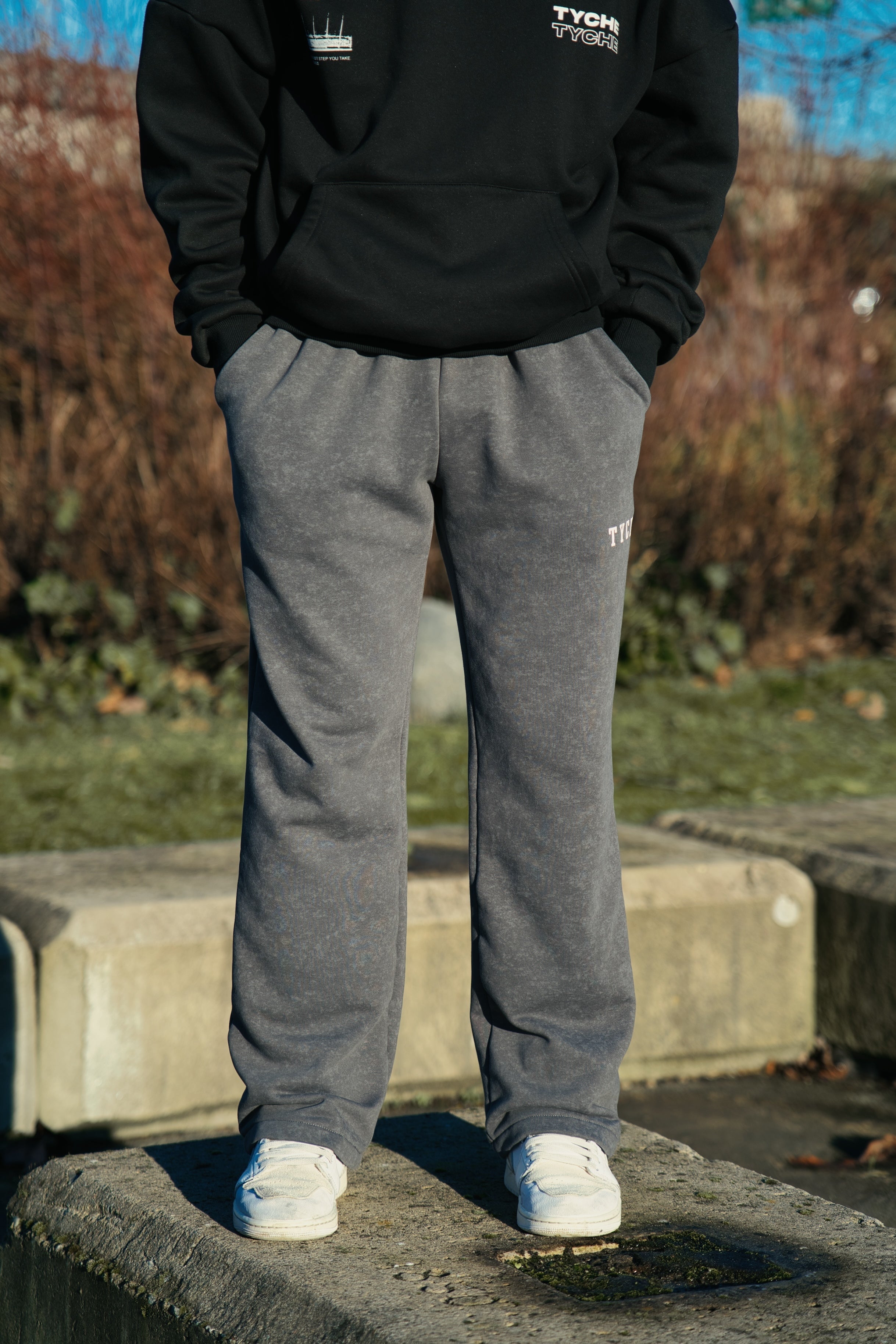 THE CLASSIC SWEATS - GREY