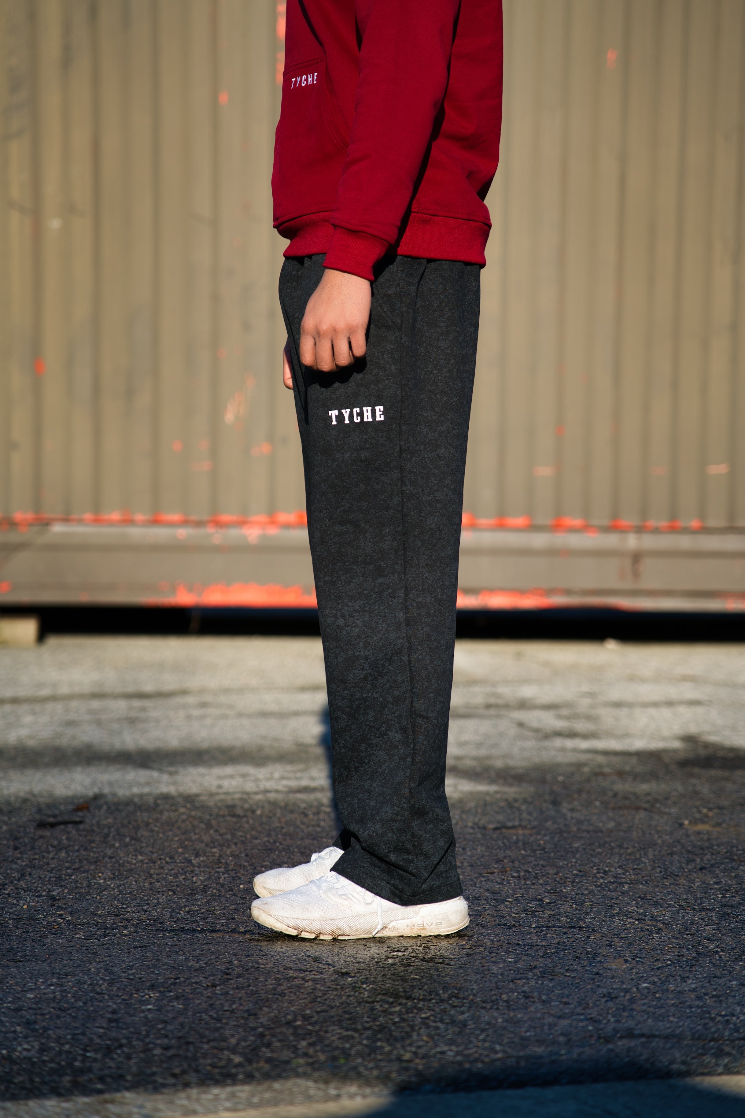 THE CLASSIC SWEATS - BLACK