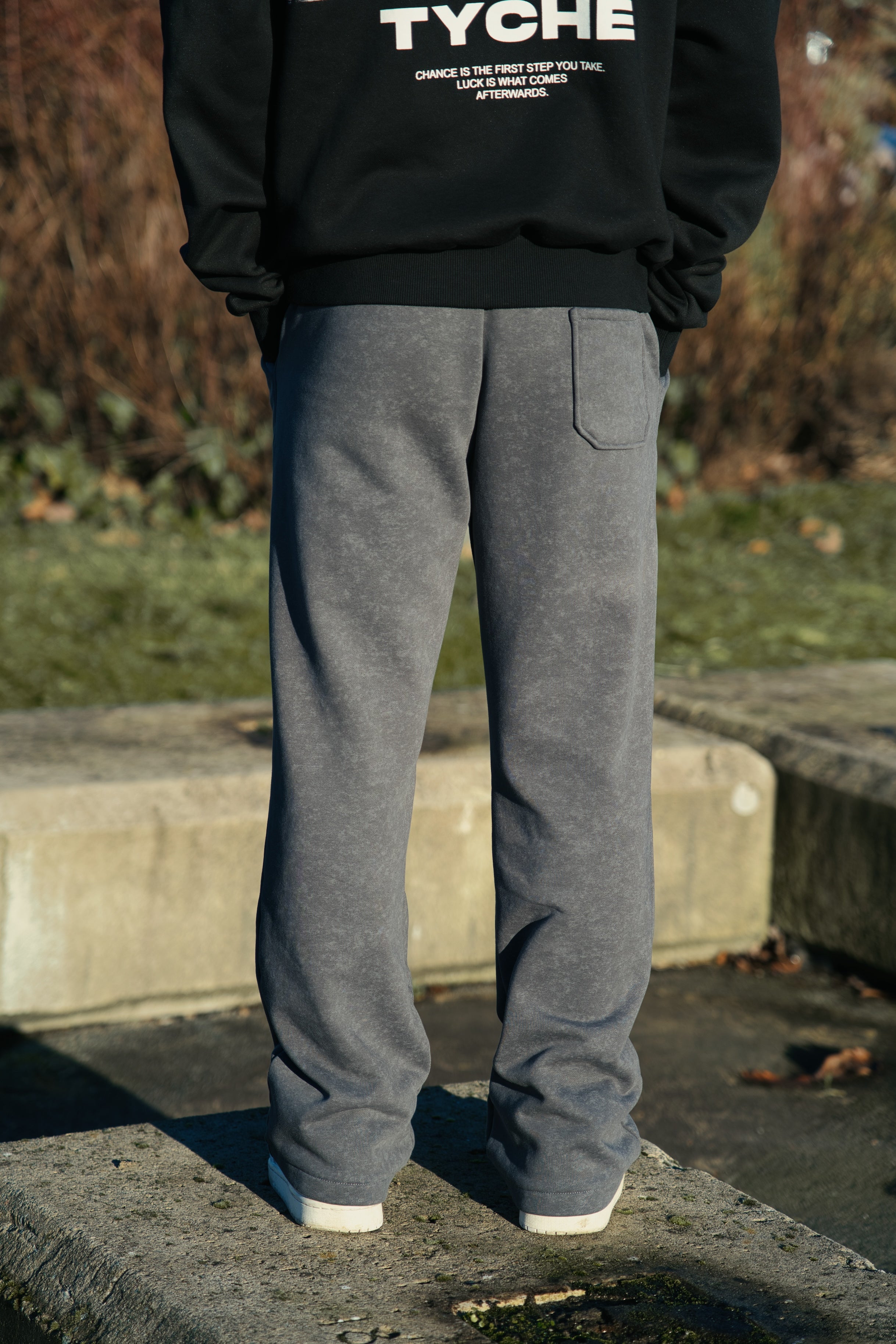 THE CLASSIC SWEATS - GREY