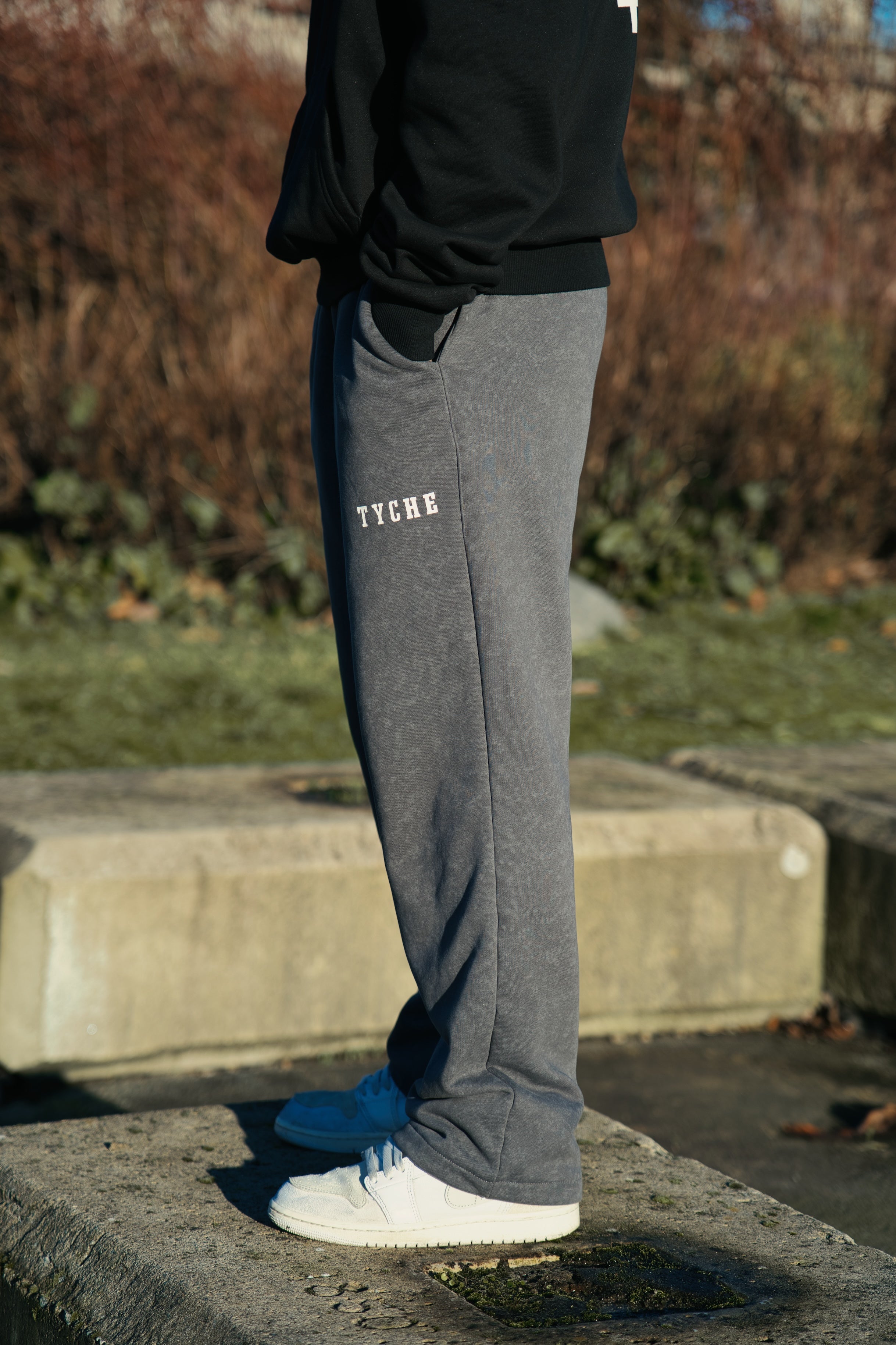 THE CLASSIC SWEATS - GREY